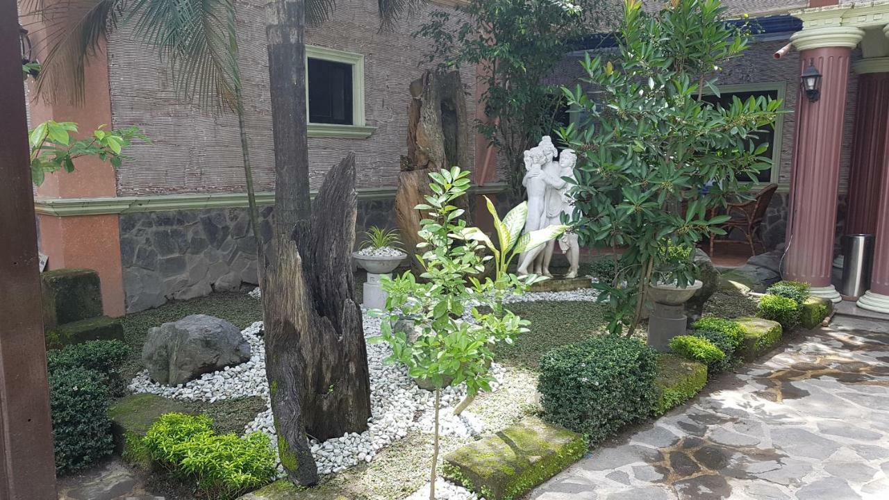 Gardensuite Hotel Anunas Exterior photo